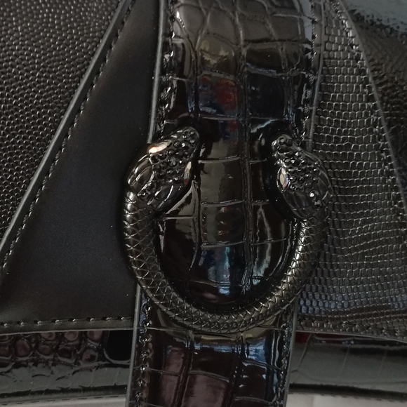 ALDO Black Patent Leather Alligator/Snake Clutch/Handbag w/ Double Snake Head - Picture 4 of 13